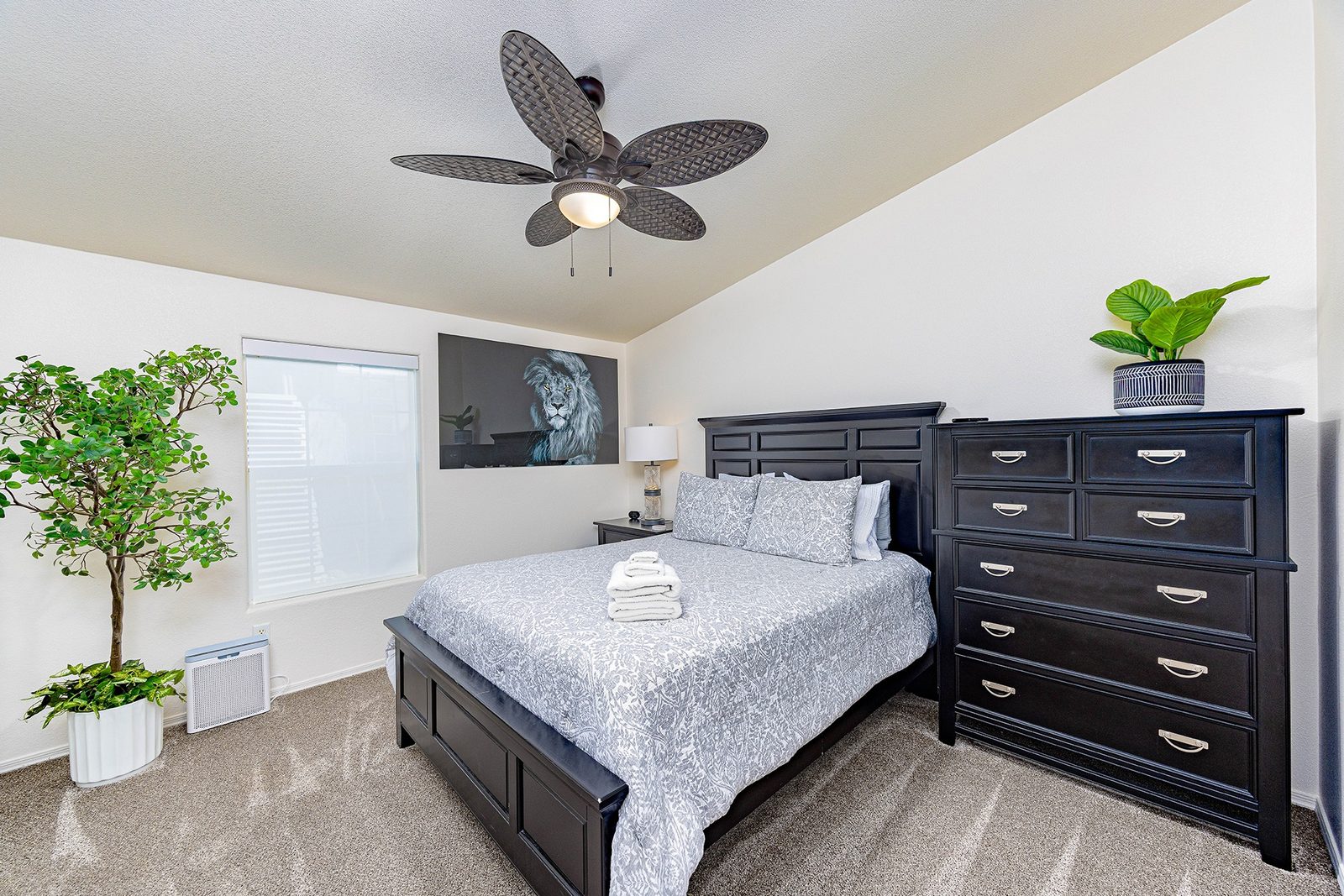 Guest bedroom at Lake Havasu Oasis